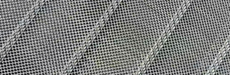 篩網(wǎng)、沖孔板、踏步板正在排隊(duì)中